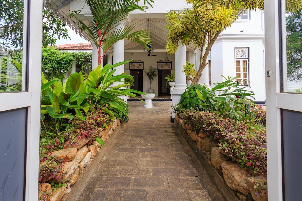 Villa Blanco Dehiwala-Mount Lavinia Exteriör bild