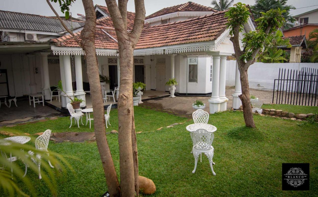 Villa Blanco Dehiwala-Mount Lavinia Exteriör bild