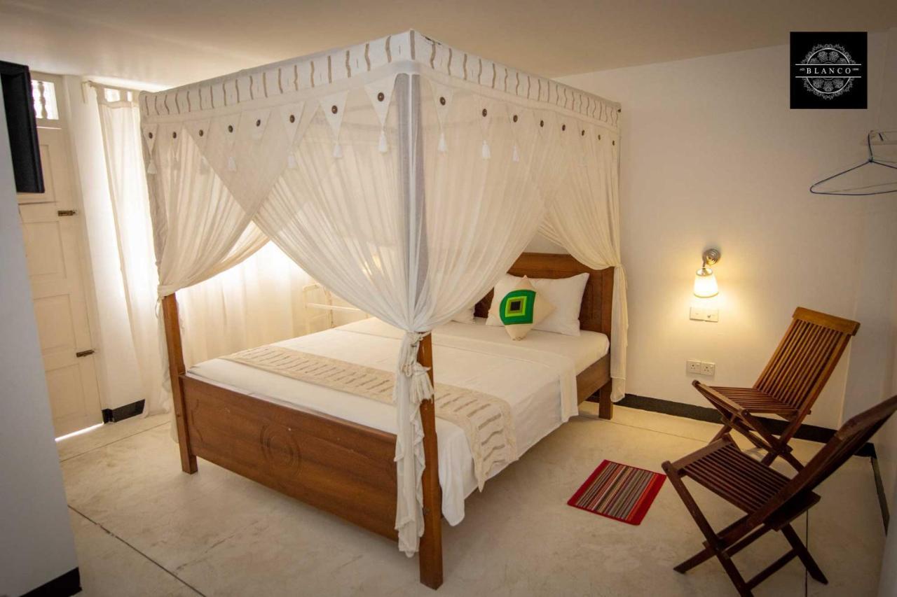 Villa Blanco Dehiwala-Mount Lavinia Exteriör bild