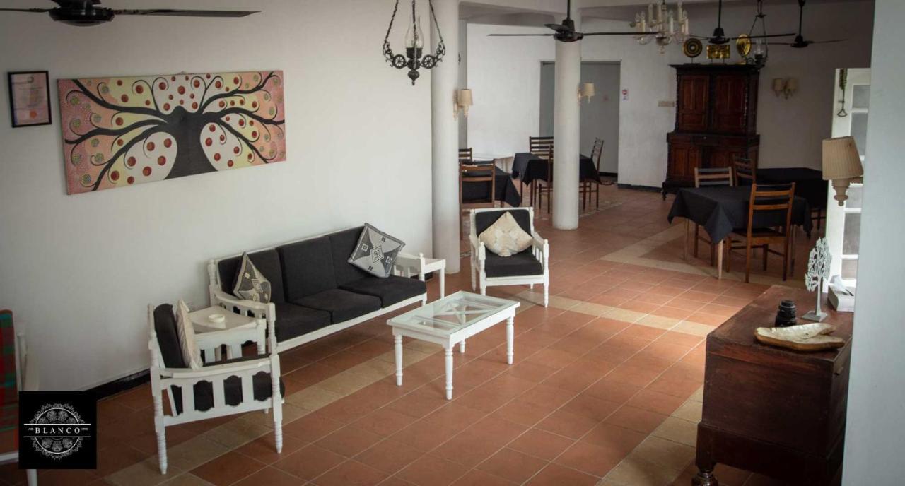 Villa Blanco Dehiwala-Mount Lavinia Exteriör bild