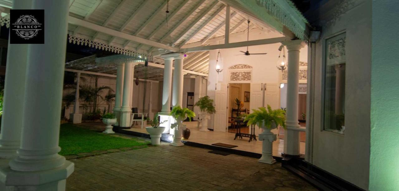 Villa Blanco Dehiwala-Mount Lavinia Exteriör bild